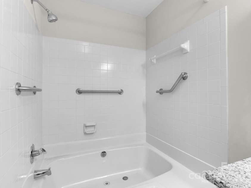 8212 Cedar Glen Drive, Charlotte, NC 28212.  MLS# CAR4322031, YatesRealty ID 359. 