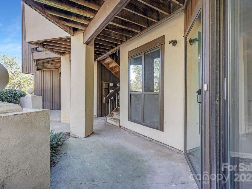 8212 Cedar Glen Drive, Charlotte, NC 28212.  MLS# CAR4322031, YatesRealty ID 359. 