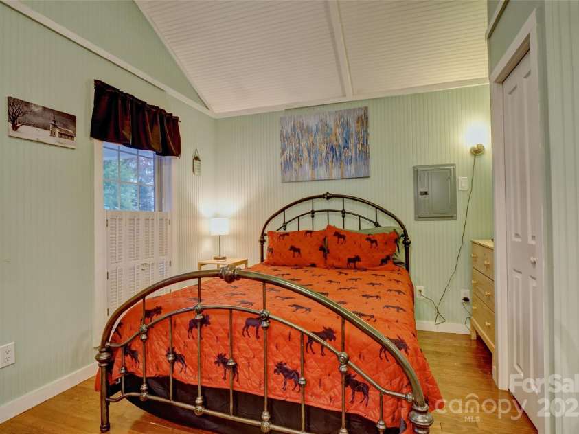 46 Fish Camp Circle, Newland, NC 28657.  MLS# CAR4221475, YatesRealty ID 3590. 