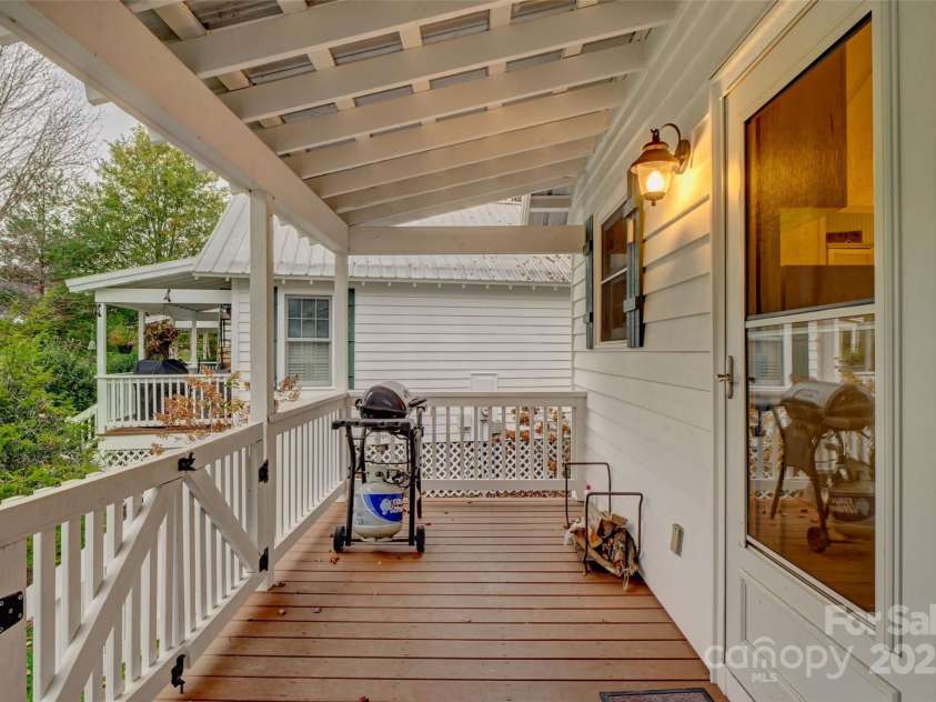 46 Fish Camp Circle, Newland, NC 28657.  MLS# CAR4221475, YatesRealty ID 3590. 