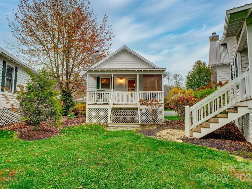 46 Fish Camp Circle, Newland, NC 28657.  MLS# CAR4221475, YatesRealty ID 3590. 