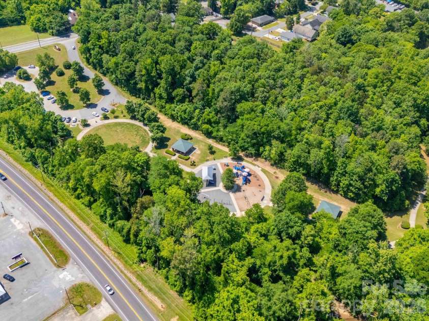 83 Woodsdale Place, Concord, NC 28025.  MLS# CAR4337022, YatesRealty ID 3590. Nearby Park