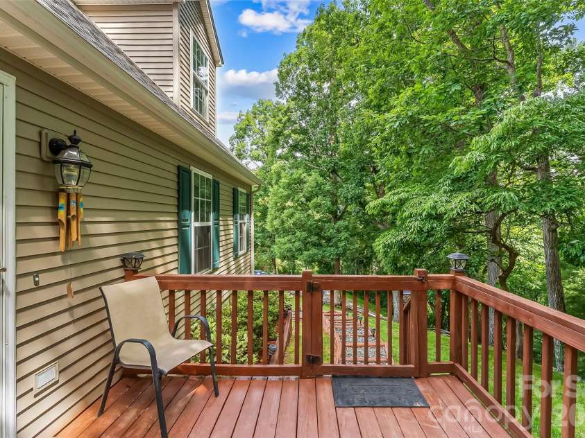 70 Heslar Way, Marshall, NC 28753.  MLS# CAR4388058, YatesRealty ID 35900. Front deck