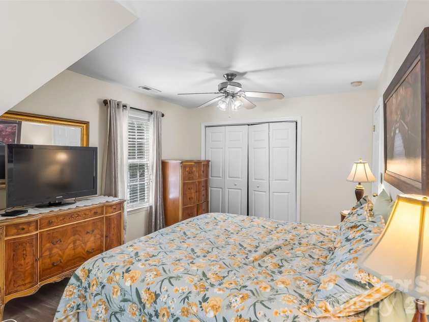 70 Heslar Way, Marshall, NC 28753.  MLS# CAR4388058, YatesRealty ID 35900. Second bedroom upper level