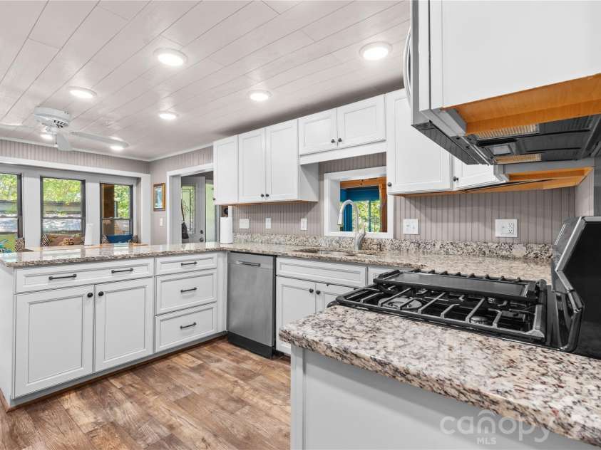 180 Longview Road, Newland, NC 28657.  MLS# CAR4397948, YatesRealty ID 35901. 
