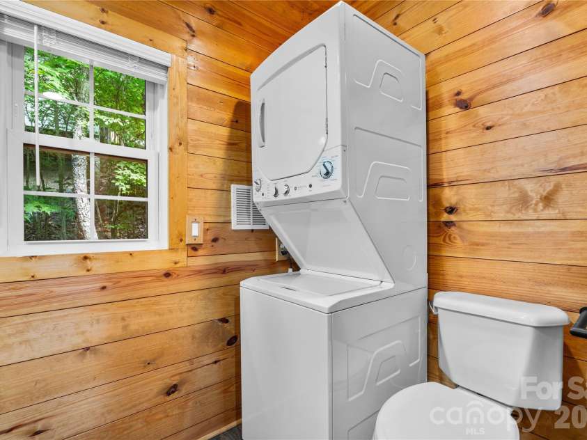 180 Longview Road, Newland, NC 28657.  MLS# CAR4397948, YatesRealty ID 35901. 