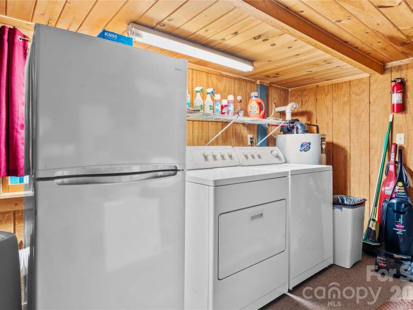180 Longview Road, Newland, NC 28657.  MLS# CAR4397948, YatesRealty ID 35901. 