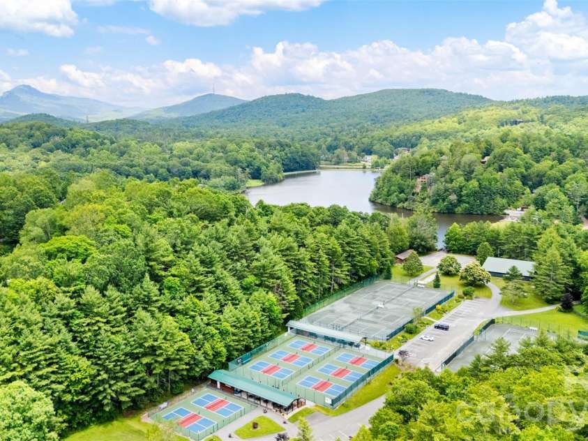 180 Longview Road, Newland, NC 28657.  MLS# CAR4397948, YatesRealty ID 35901. 