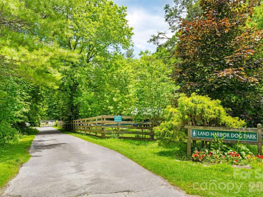 180 Longview Road, Newland, NC 28657.  MLS# CAR4397948, YatesRealty ID 35901. 