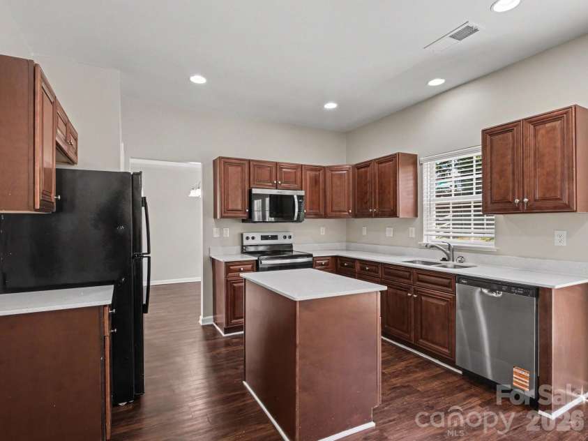 5142 Bentgrass Run Drive, Charlotte, NC 28269.  MLS# CAR4381272, YatesRealty ID 35904. 