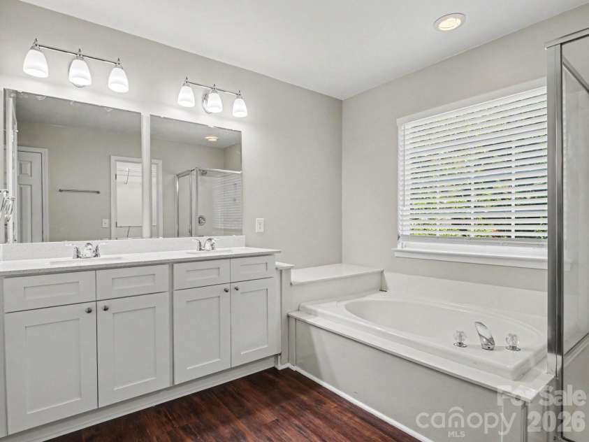 5142 Bentgrass Run Drive, Charlotte, NC 28269.  MLS# CAR4381272, YatesRealty ID 35904. 