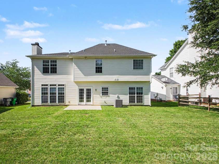 5142 Bentgrass Run Drive, Charlotte, NC 28269.  MLS# CAR4381272, YatesRealty ID 35904. 