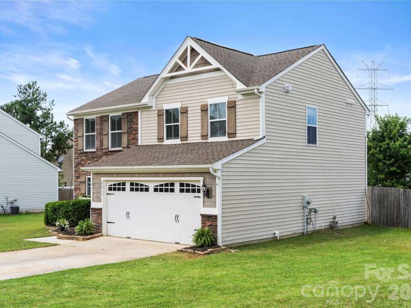 3017 Rhododendron Place, Clover, SC 29710.  MLS# CAR4394093, YatesRealty ID 35907. 