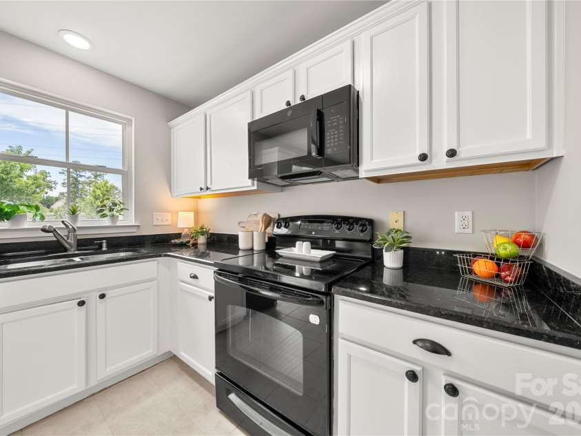 3017 Rhododendron Place, Clover, SC 29710.  MLS# CAR4394093, YatesRealty ID 35907. 