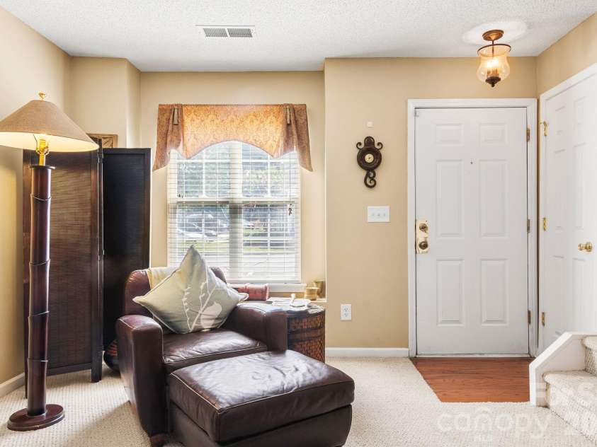 11549 Retriever Way, Charlotte, NC 28269.  MLS# CAR4401598, YatesRealty ID 35908. 