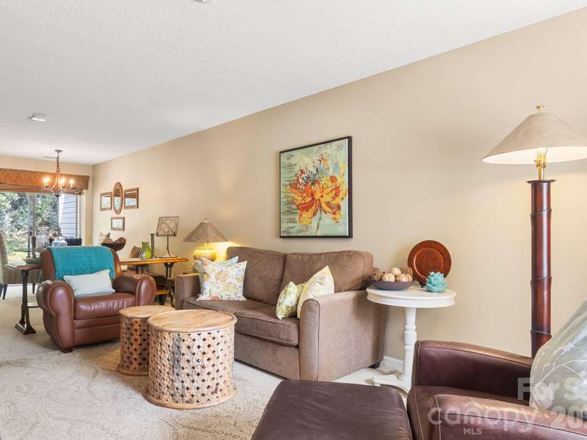 11549 Retriever Way, Charlotte, NC 28269.  MLS# CAR4401598, YatesRealty ID 35908. 