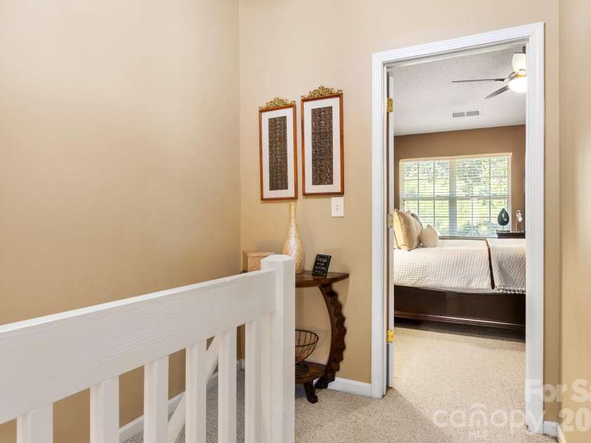 11549 Retriever Way, Charlotte, NC 28269.  MLS# CAR4401598, YatesRealty ID 35908. 