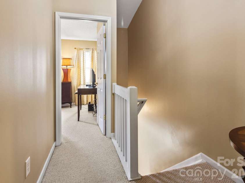 11549 Retriever Way, Charlotte, NC 28269.  MLS# CAR4401598, YatesRealty ID 35908. 