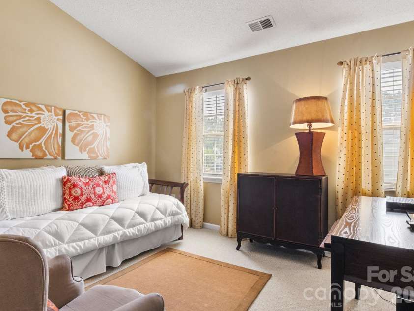 11549 Retriever Way, Charlotte, NC 28269.  MLS# CAR4401598, YatesRealty ID 35908. 