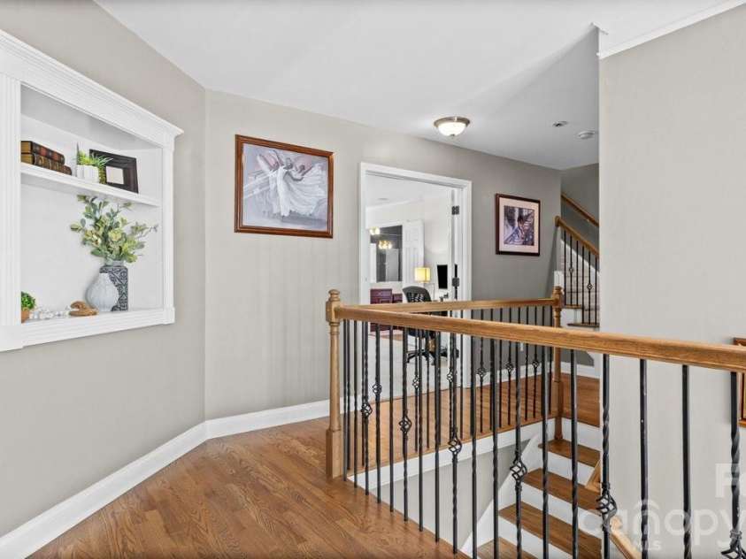 10209 Treetop Lane, Cornelius, NC 28031.  MLS# CAR4387634, YatesRealty ID 35909. 