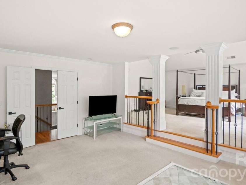 10209 Treetop Lane, Cornelius, NC 28031.  MLS# CAR4387634, YatesRealty ID 35909. 
