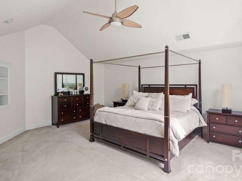 10209 Treetop Lane, Cornelius, NC 28031.  MLS# CAR4387634, YatesRealty ID 35909. 