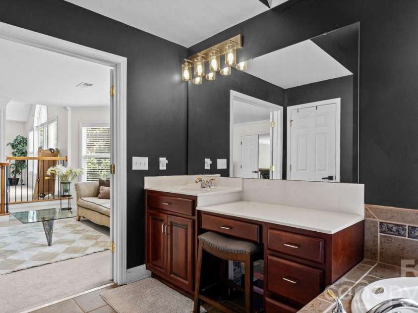 10209 Treetop Lane, Cornelius, NC 28031.  MLS# CAR4387634, YatesRealty ID 35909. 