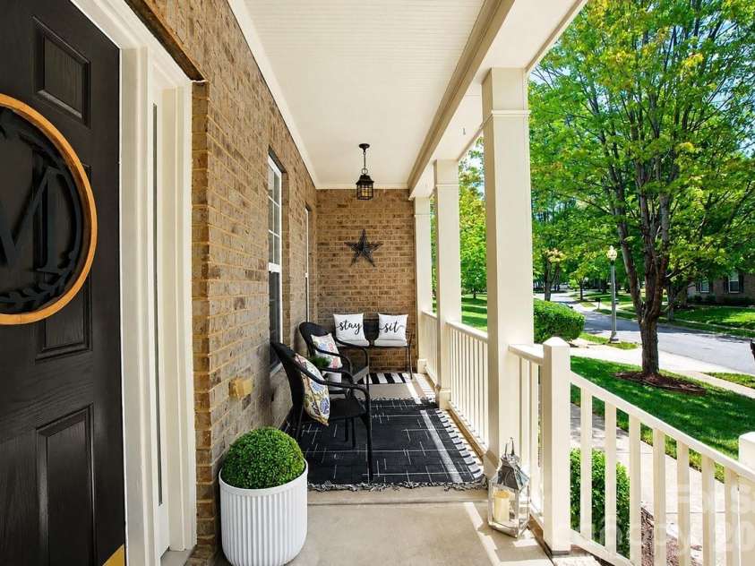 10209 Treetop Lane, Cornelius, NC 28031.  MLS# CAR4387634, YatesRealty ID 35909. Sit back and relax