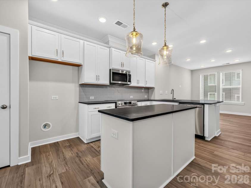 1132 Bismuth Lane, Charlotte, NC 28211.  MLS# CAR4352491, YatesRealty ID 3591. 