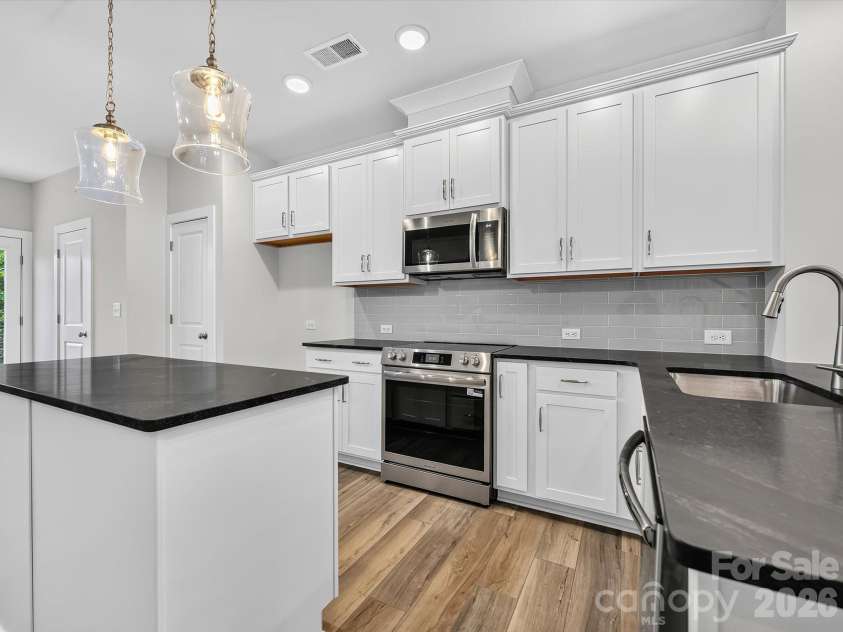 1132 Bismuth Lane, Charlotte, NC 28211.  MLS# CAR4352491, YatesRealty ID 3591. 