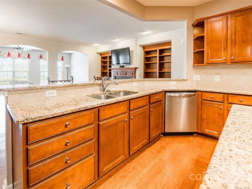 2050 Yellowstone Drive, Fort Mill, SC 29707.  MLS# CAR4325555, YatesRealty ID 3591. 