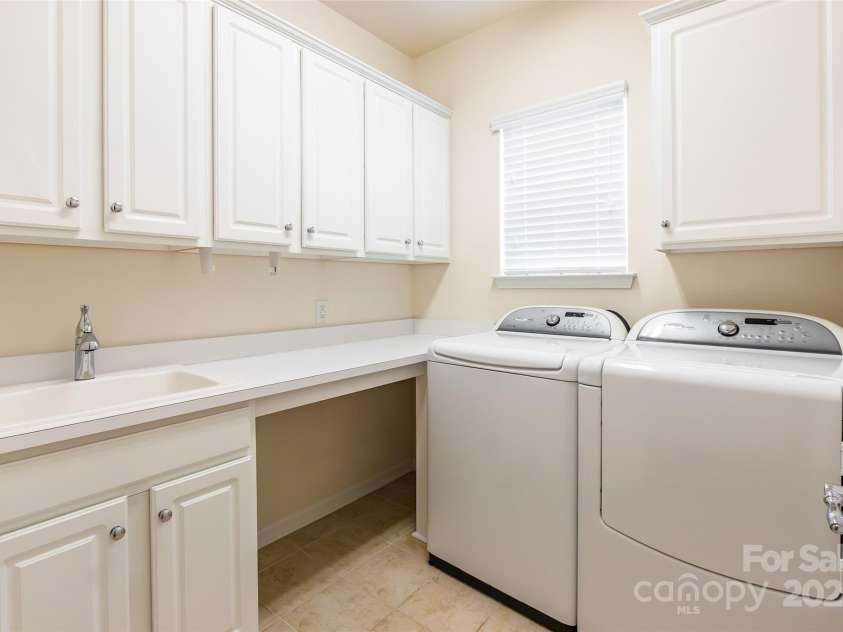 2050 Yellowstone Drive, Fort Mill, SC 29707.  MLS# CAR4325555, YatesRealty ID 3591. 