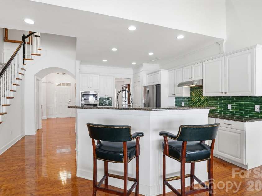 8109 Oratorio Place, Charlotte, NC 28270.  MLS# CAR4397157, YatesRealty ID 35910. 