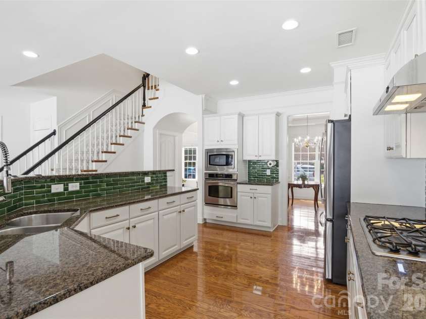 8109 Oratorio Place, Charlotte, NC 28270.  MLS# CAR4397157, YatesRealty ID 35910. 