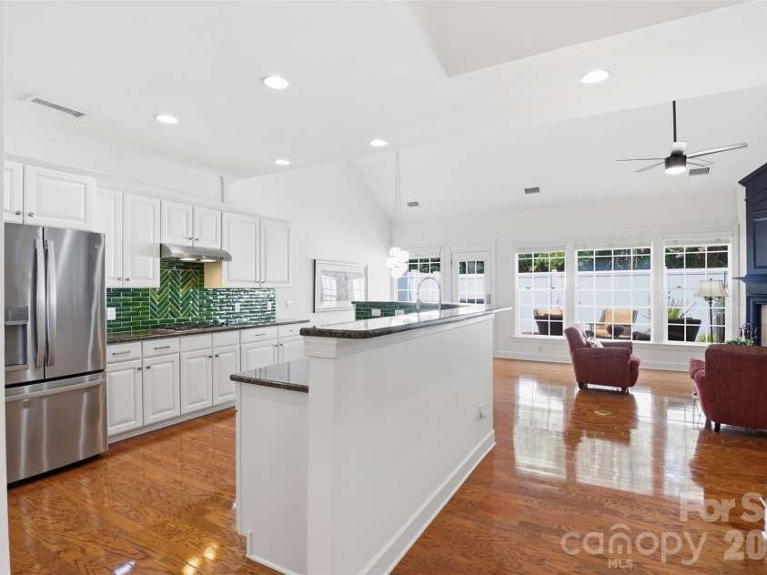 8109 Oratorio Place, Charlotte, NC 28270.  MLS# CAR4397157, YatesRealty ID 35910. 