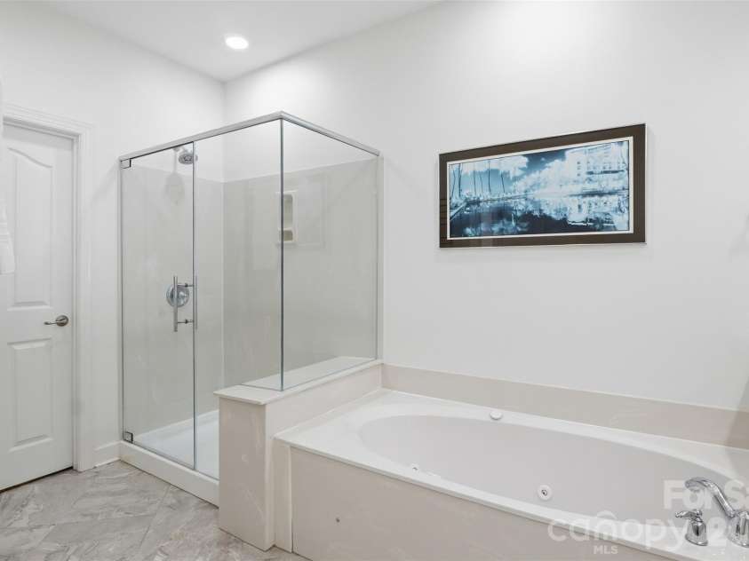 8109 Oratorio Place, Charlotte, NC 28270.  MLS# CAR4397157, YatesRealty ID 35910. 