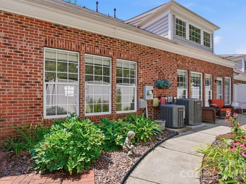 8109 Oratorio Place, Charlotte, NC 28270.  MLS# CAR4397157, YatesRealty ID 35910. 