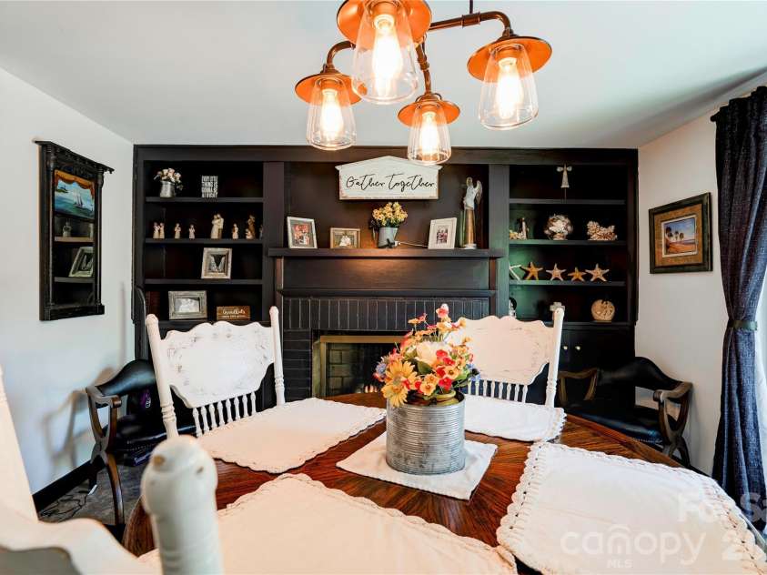 803 Westview Street, Shelby, NC 28150.  MLS# CAR4402237, YatesRealty ID 35912. 