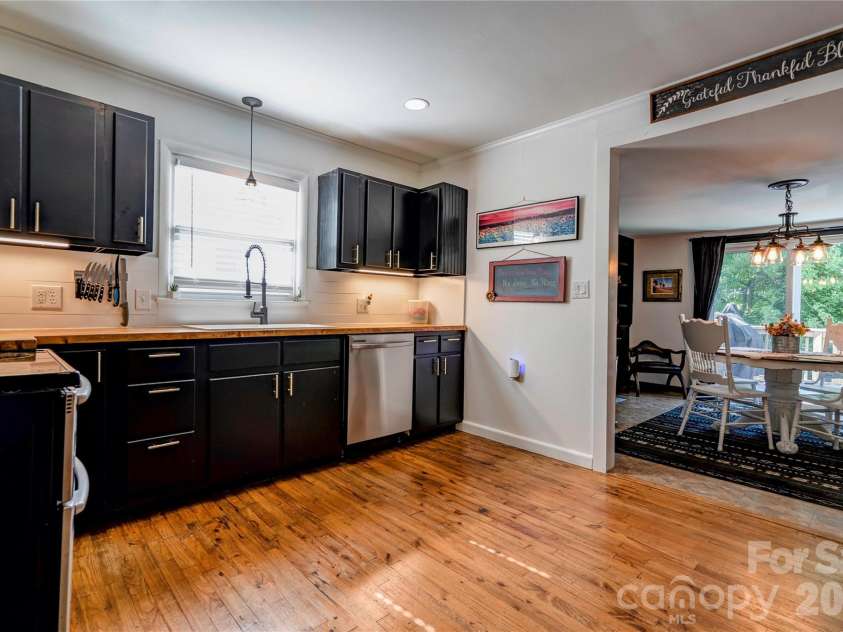 803 Westview Street, Shelby, NC 28150.  MLS# CAR4402237, YatesRealty ID 35912. 