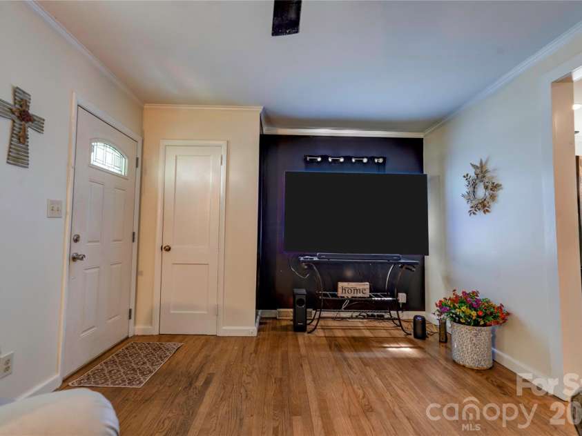 803 Westview Street, Shelby, NC 28150.  MLS# CAR4402237, YatesRealty ID 35912. 