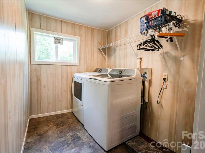 803 Westview Street, Shelby, NC 28150.  MLS# CAR4402237, YatesRealty ID 35912. 