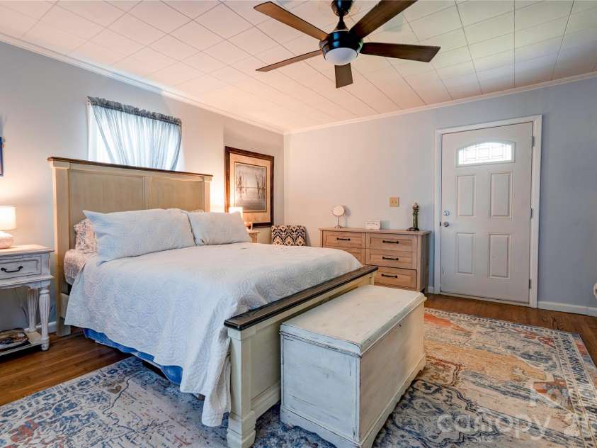 803 Westview Street, Shelby, NC 28150.  MLS# CAR4402237, YatesRealty ID 35912. 