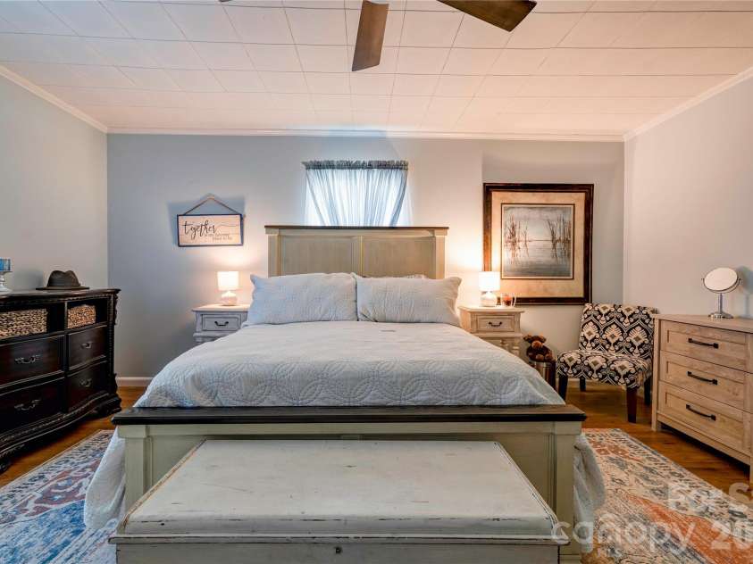 803 Westview Street, Shelby, NC 28150.  MLS# CAR4402237, YatesRealty ID 35912. 