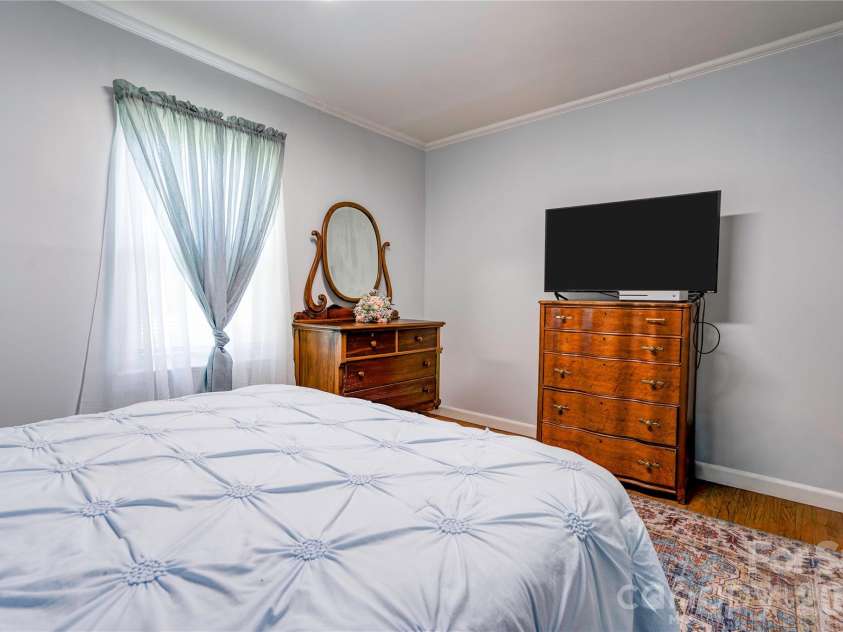 803 Westview Street, Shelby, NC 28150.  MLS# CAR4402237, YatesRealty ID 35912. 