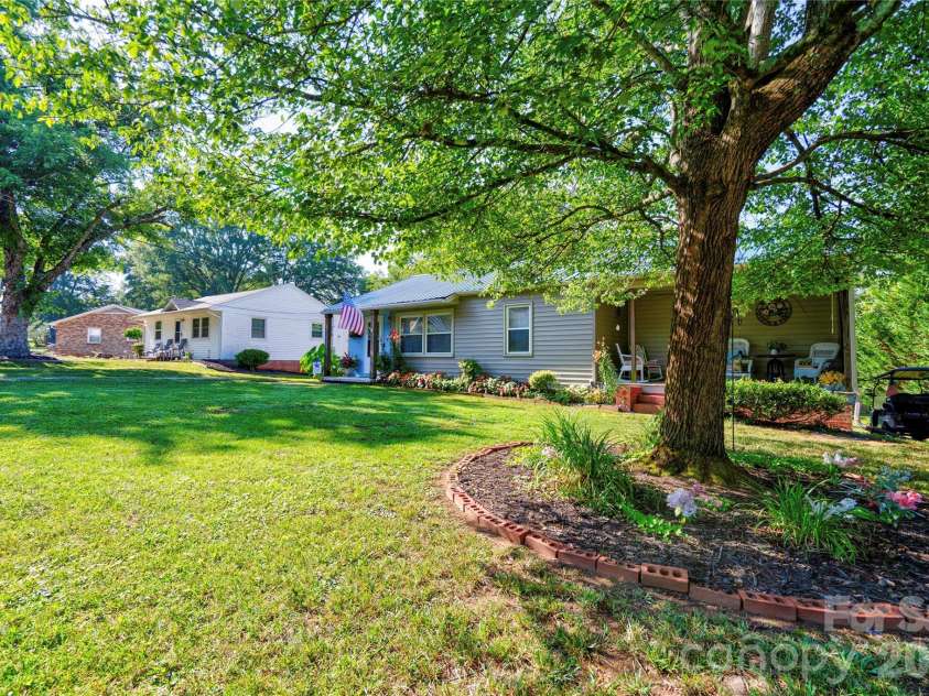 803 Westview Street, Shelby, NC 28150.  MLS# CAR4402237, YatesRealty ID 35912. 