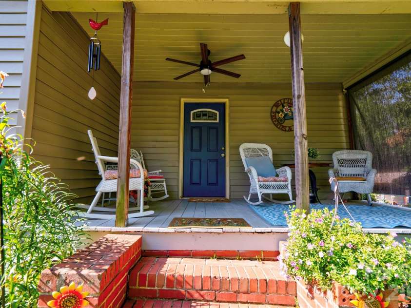 803 Westview Street, Shelby, NC 28150.  MLS# CAR4402237, YatesRealty ID 35912. 
