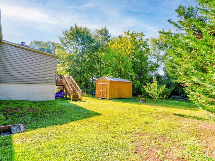 803 Westview Street, Shelby, NC 28150.  MLS# CAR4402237, YatesRealty ID 35912. 
