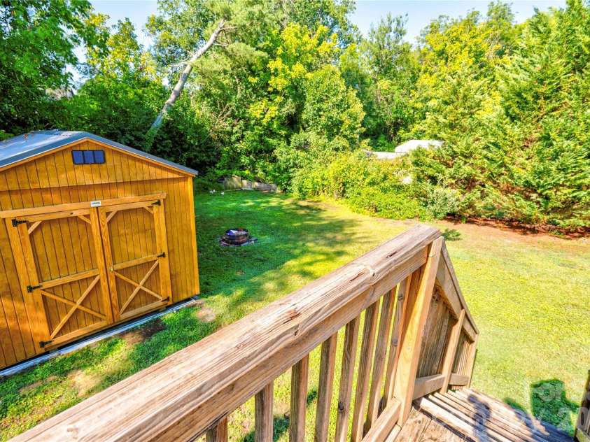 803 Westview Street, Shelby, NC 28150.  MLS# CAR4402237, YatesRealty ID 35912. 