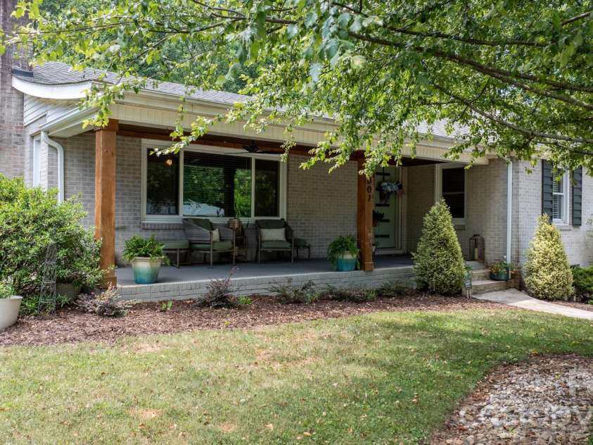 1007 I Street, North Wilkesboro, NC 28659.  MLS# CAR4401159, YatesRealty ID 35913. 