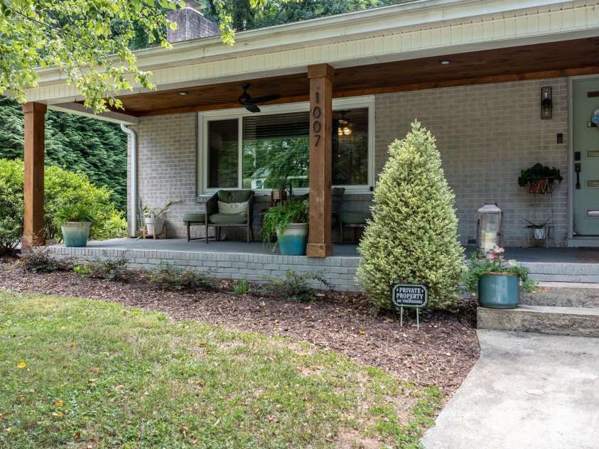 1007 I Street, North Wilkesboro, NC 28659.  MLS# CAR4401159, YatesRealty ID 35913. 